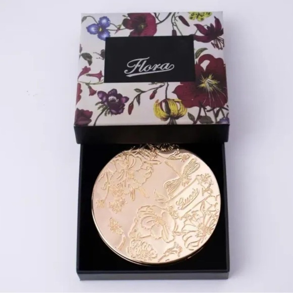 Gucci Silver Compact Mirror - Picture 3 of 3